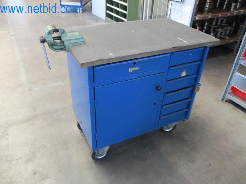 Kovozpracující stroje (výroba strojů a nástrojů) a tovární zařízení-1