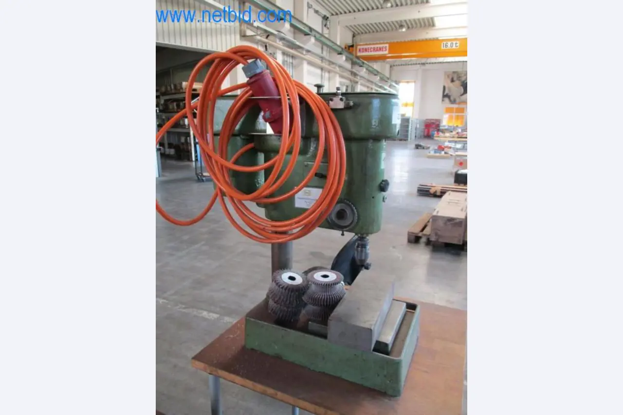 Maszyny do obróbki metalu (budowa maszyn i narzędzi) oraz wyposażenie fabryczne-2