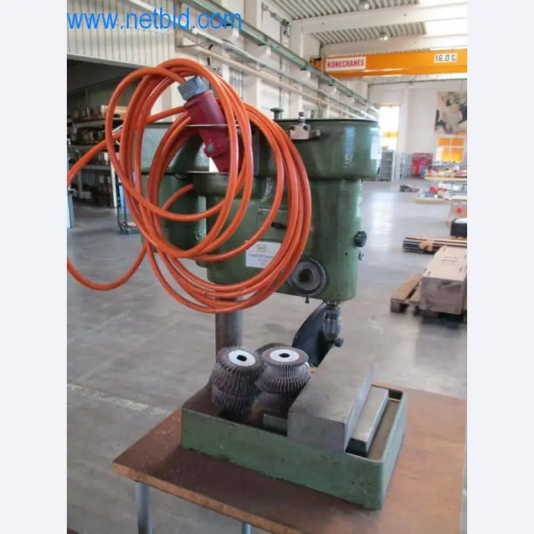 Maszyny do obróbki metalu (budowa maszyn i narzędzi) oraz wyposażenie fabryczne-2