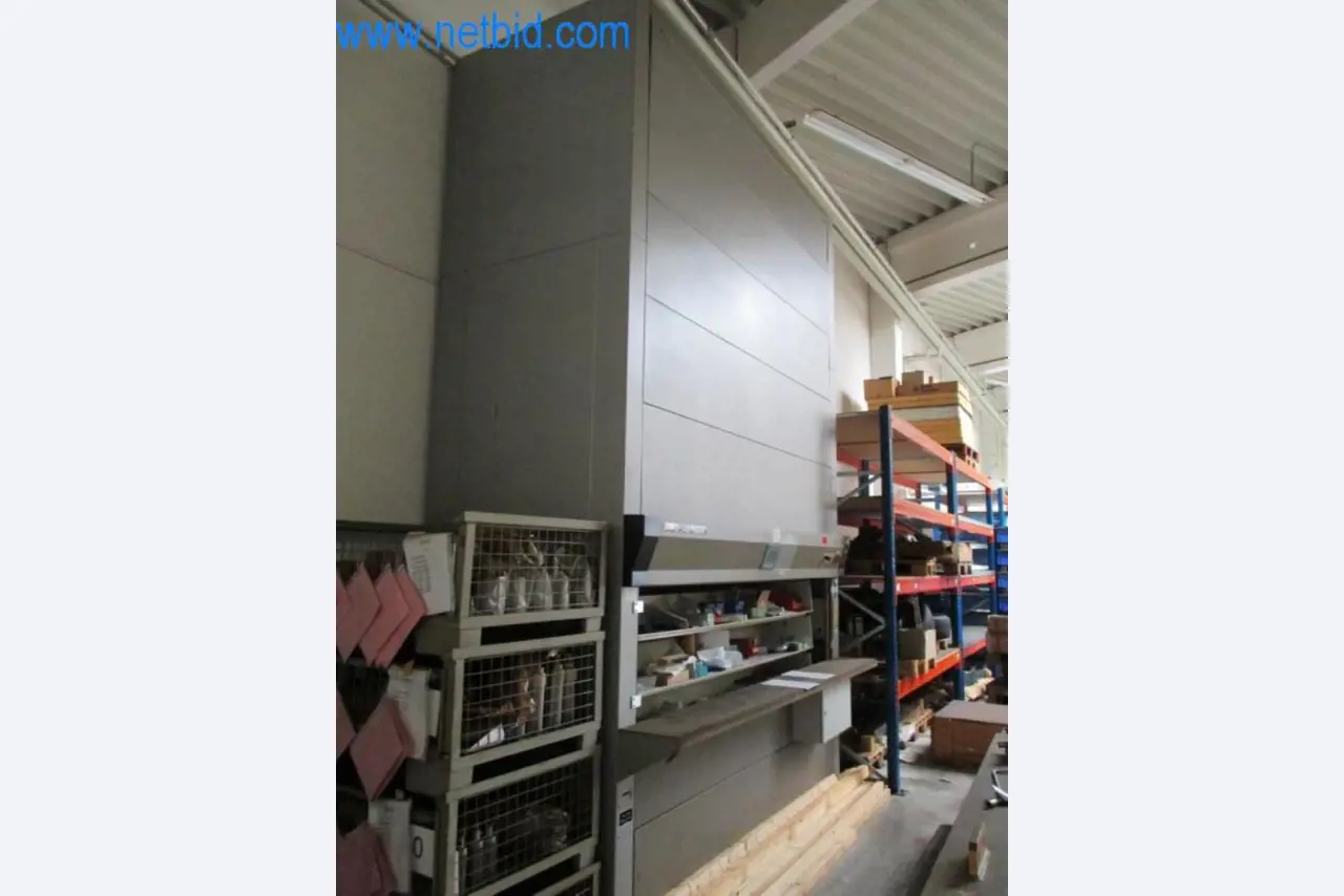 Máquinas para trabalhar metais (construção de máquinas e ferramentas) e equipamento de fábrica-1