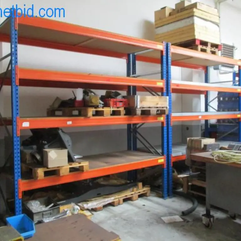 15 lfm. Pallet rack