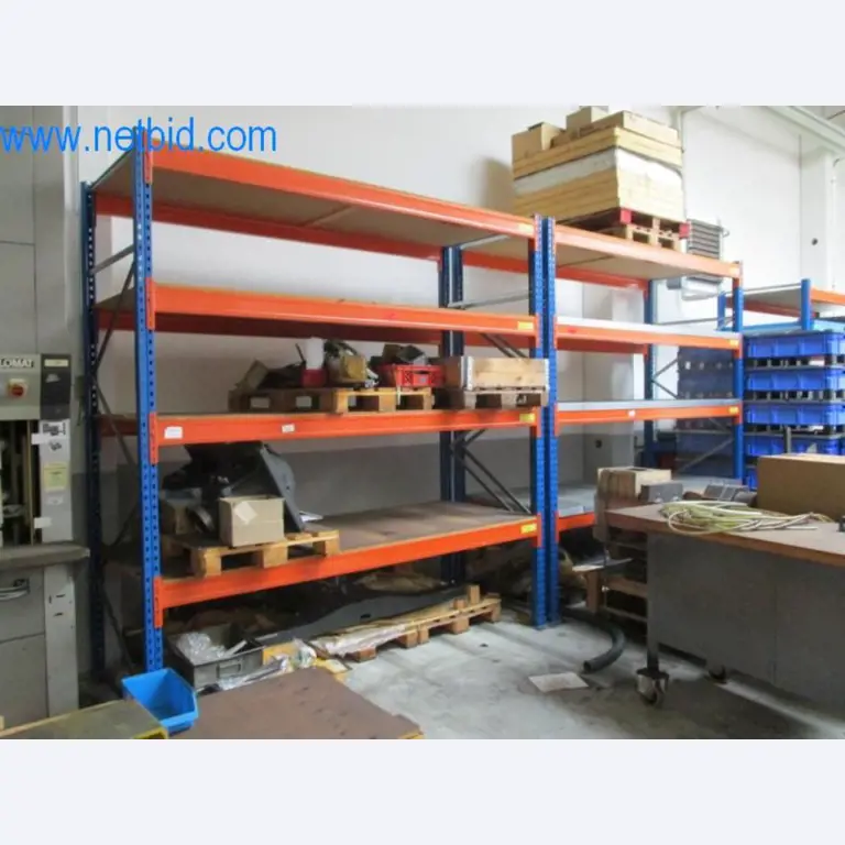 Máquinas para trabalhar metais (construção de máquinas e ferramentas) e equipamento de fábrica-1