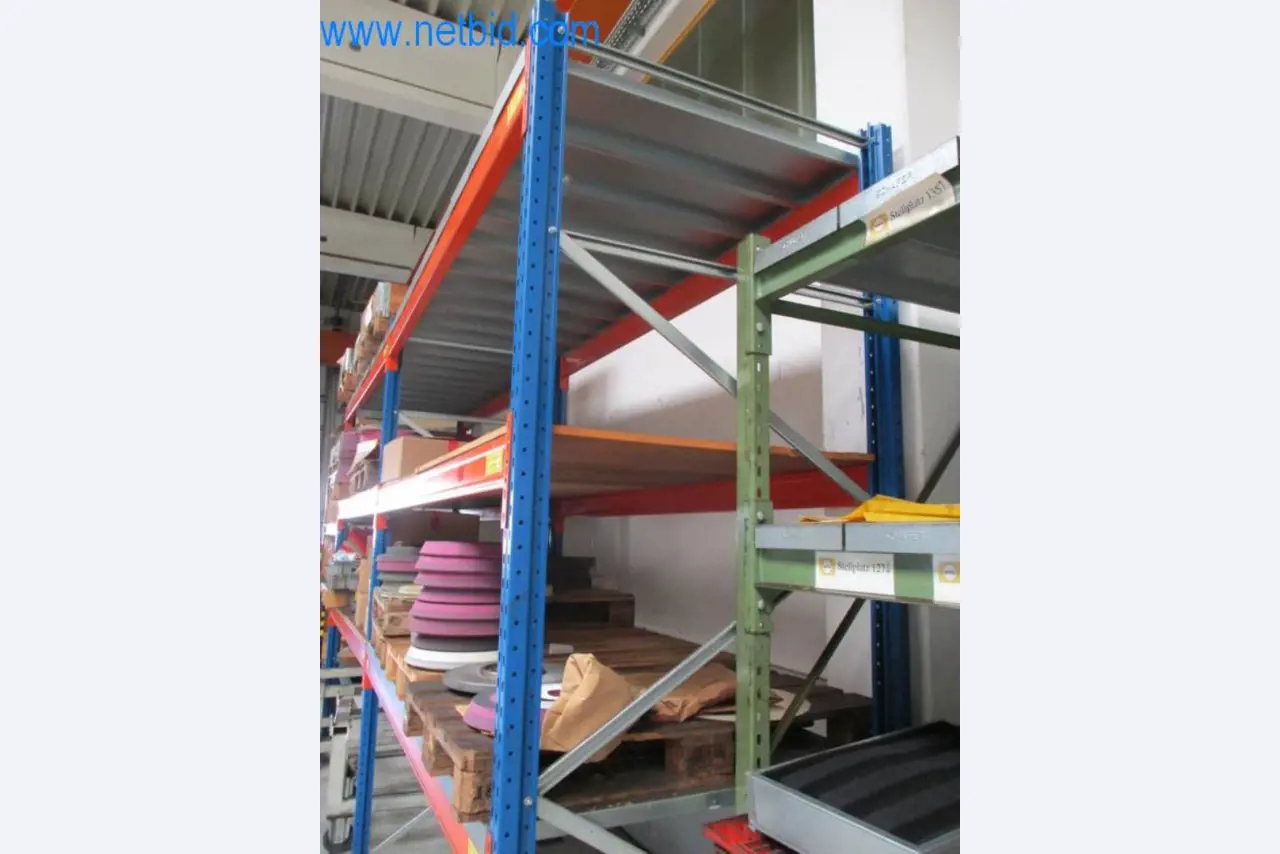Máquinas para trabalhar metais (construção de máquinas e ferramentas) e equipamento de fábrica-2