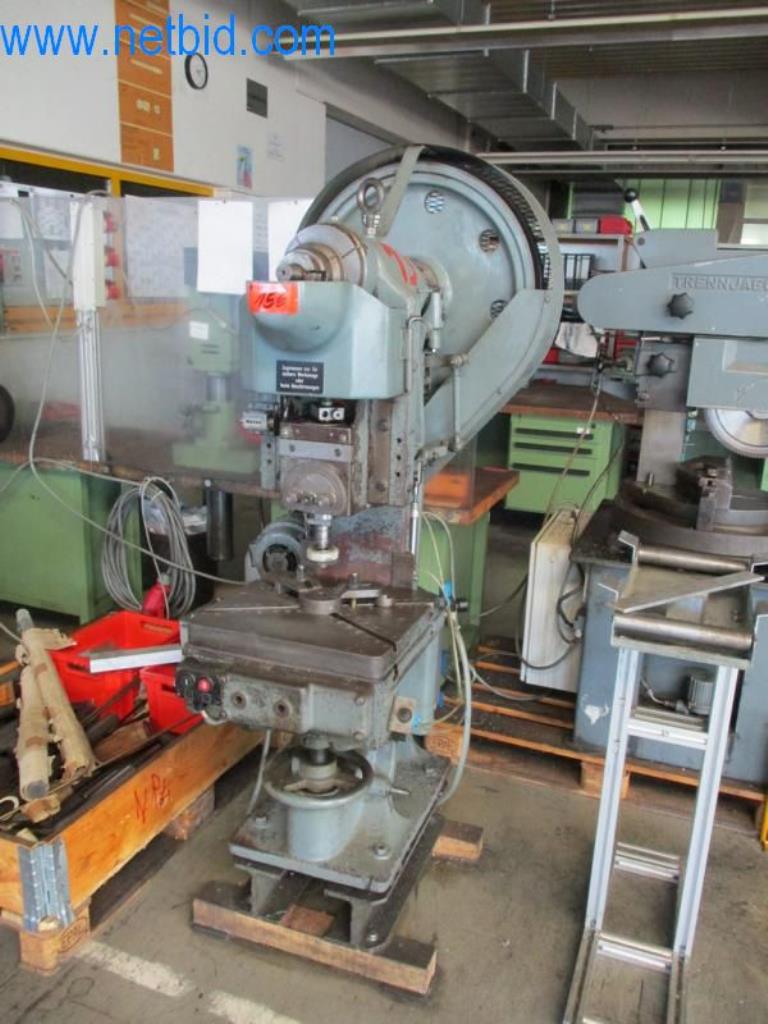 Kovozpracující stroje (výroba strojů a nástrojů) a tovární zařízení-2