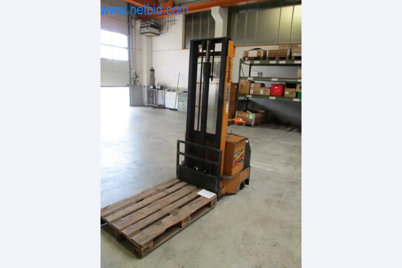 Kovozpracující stroje (výroba strojů a nástrojů) a tovární zařízení-2