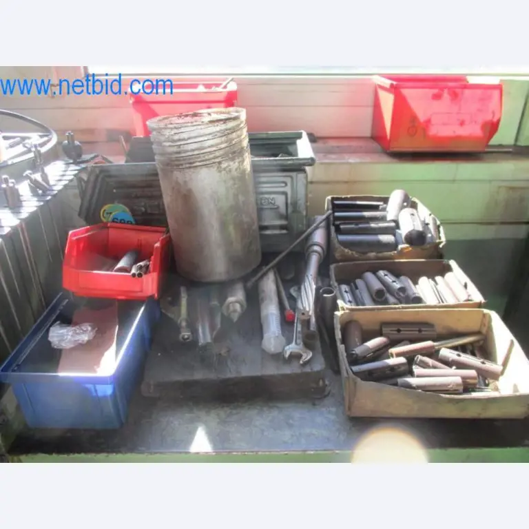 Maquinaria metalúrgica (construcción de máquinas y herramientas) y equipos de fábrica-5