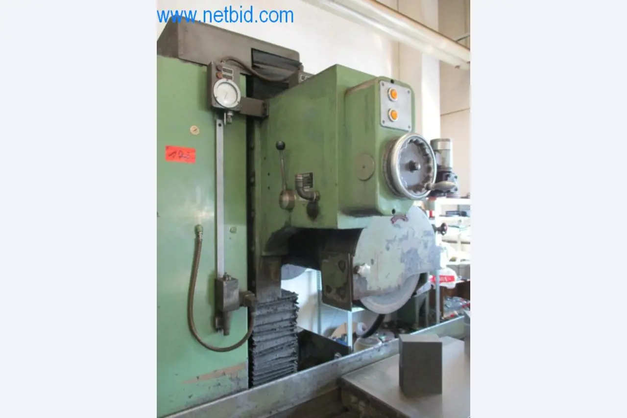 Máquinas para trabalhar metais (construção de máquinas e ferramentas) e equipamento de fábrica-7