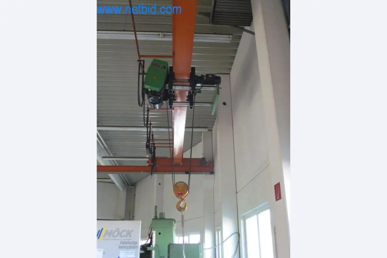 Máquinas para trabalhar metais (construção de máquinas e ferramentas) e equipamento de fábrica-3
