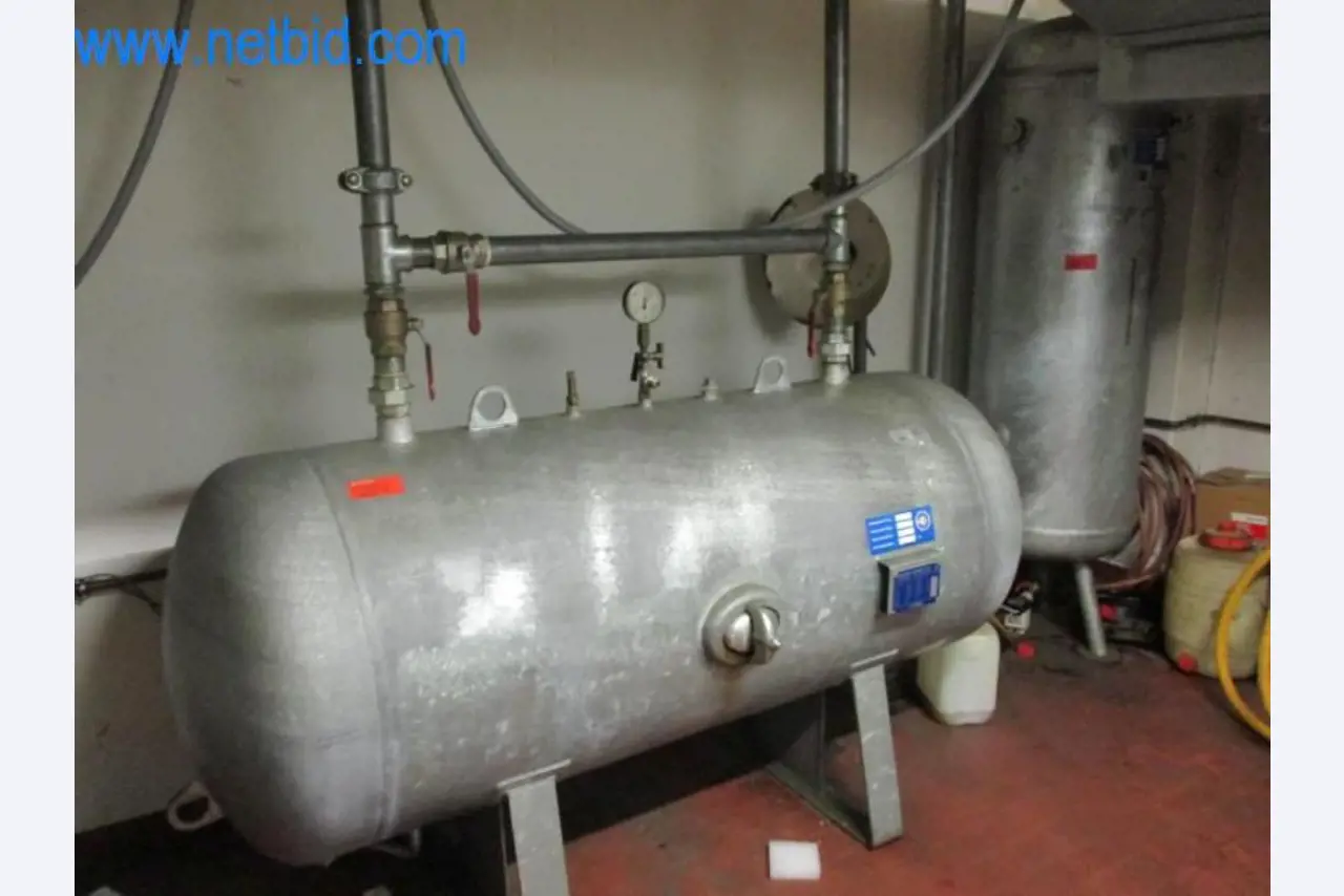 Máquinas para trabalhar metais (construção de máquinas e ferramentas) e equipamento de fábrica-1