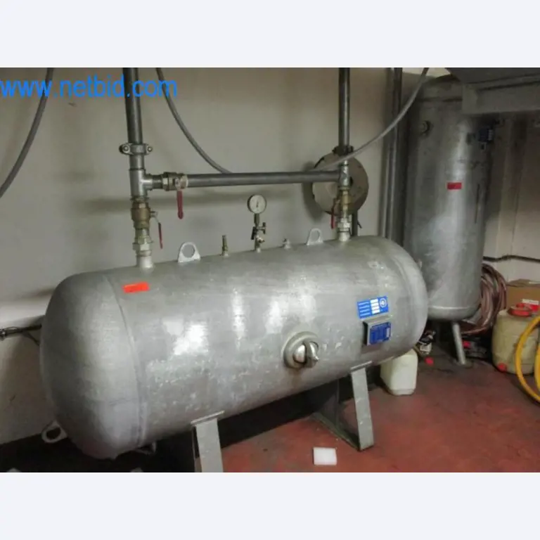 Máquinas para trabalhar metais (construção de máquinas e ferramentas) e equipamento de fábrica-1