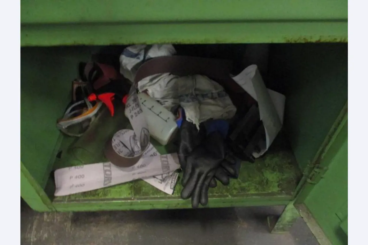 Kovozpracující stroje (výroba strojů a nástrojů) a tovární zařízení-2