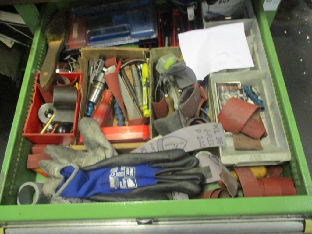 Kovozpracující stroje (výroba strojů a nástrojů) a tovární zařízení-3