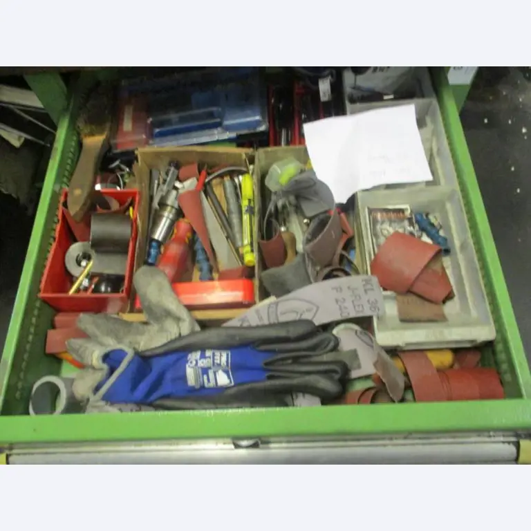 Kovozpracující stroje (výroba strojů a nástrojů) a tovární zařízení-3