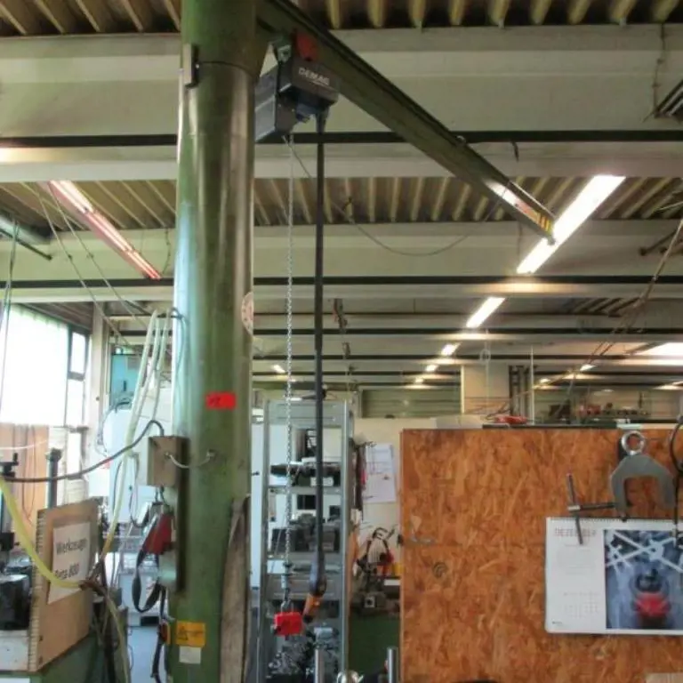 Column-mounted slewing crane Zasche