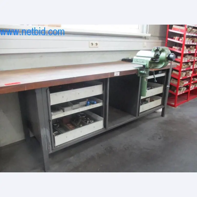 Máquinas para trabalhar metais (construção de máquinas e ferramentas) e equipamento de fábrica-1