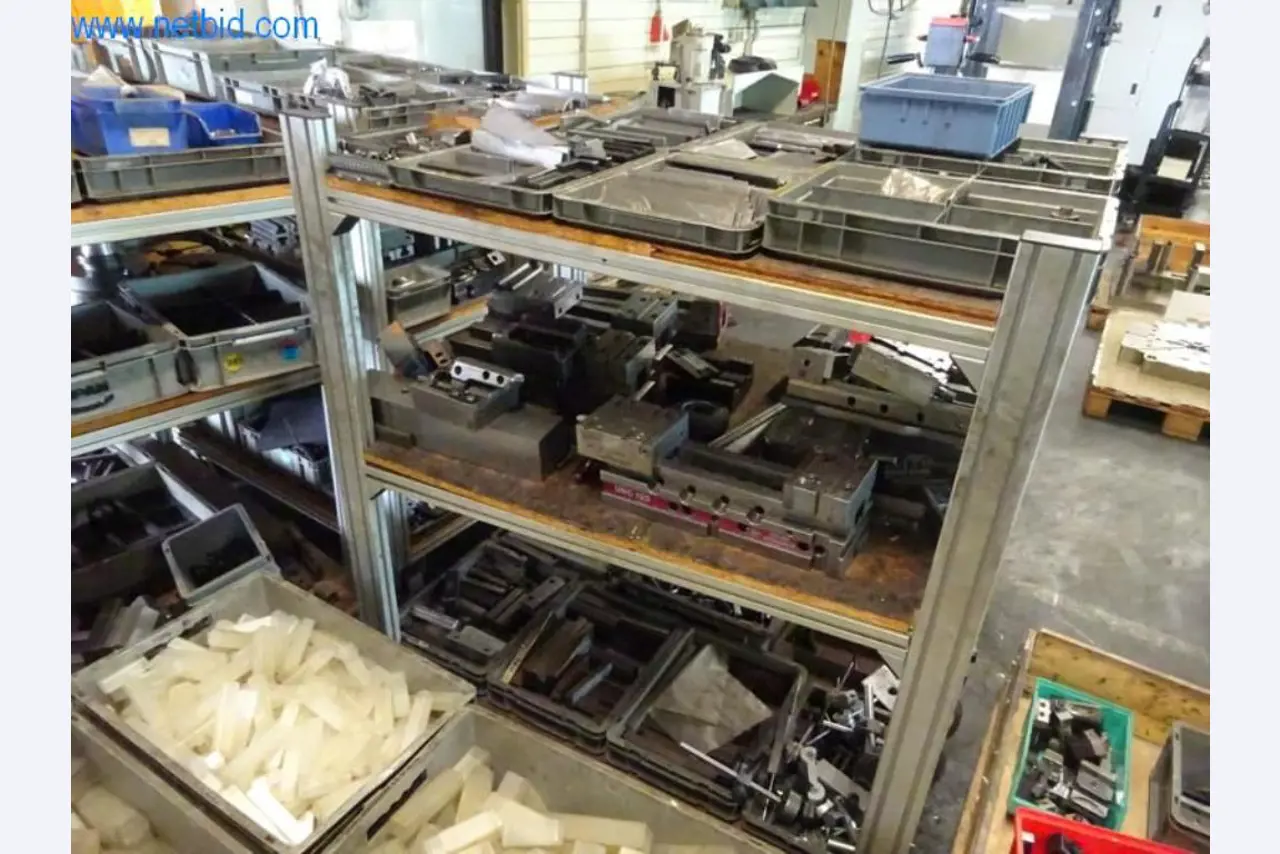Máquinas para trabalhar metais (construção de máquinas e ferramentas) e equipamento de fábrica-5
