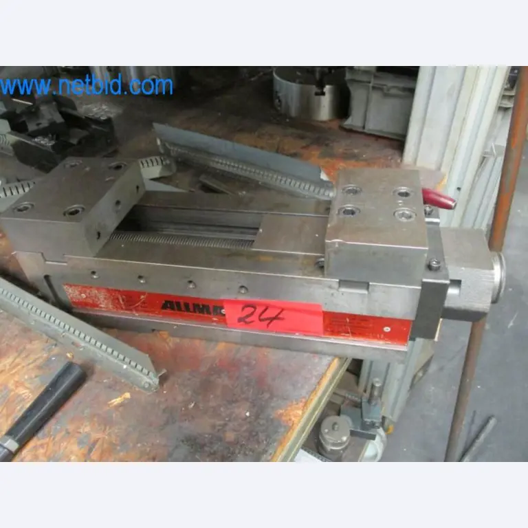 Metallbearbeitungsmaschinen (Maschinen- und Werkzeugbau) sowie Betriebsausstattung-1