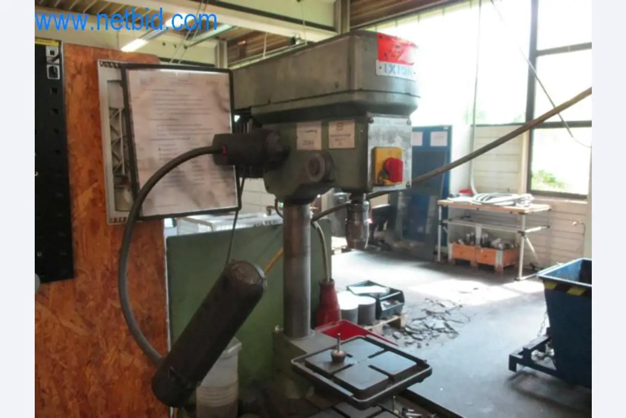 Metallbearbeitungsmaschinen (Maschinen- und Werkzeugbau) sowie Betriebsausstattung-3