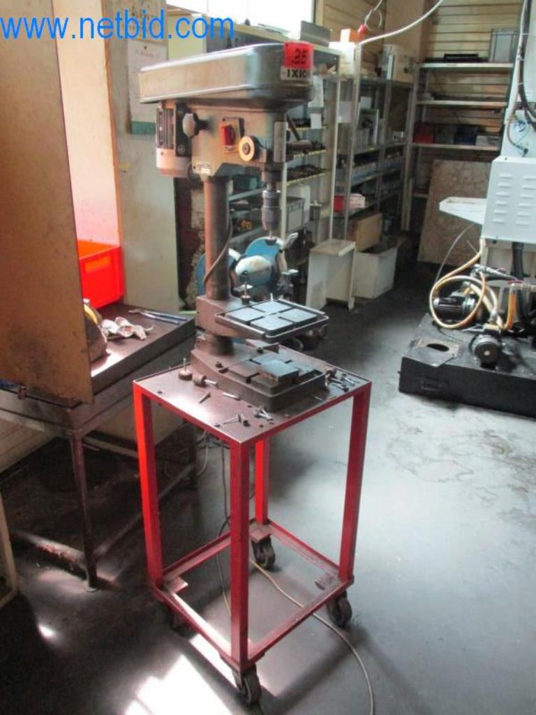 Máquinas para trabalhar metais (construção de máquinas e ferramentas) e equipamento de fábrica-1