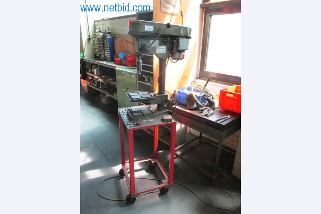 Metallbearbeitungsmaschinen (Maschinen- und Werkzeugbau) sowie Betriebsausstattung-3