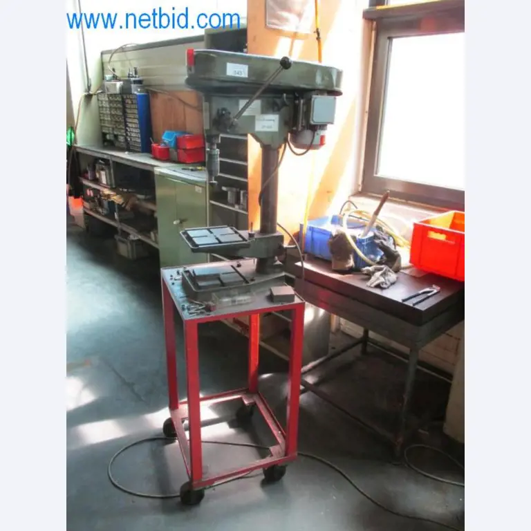 Metallbearbeitungsmaschinen (Maschinen- und Werkzeugbau) sowie Betriebsausstattung-3