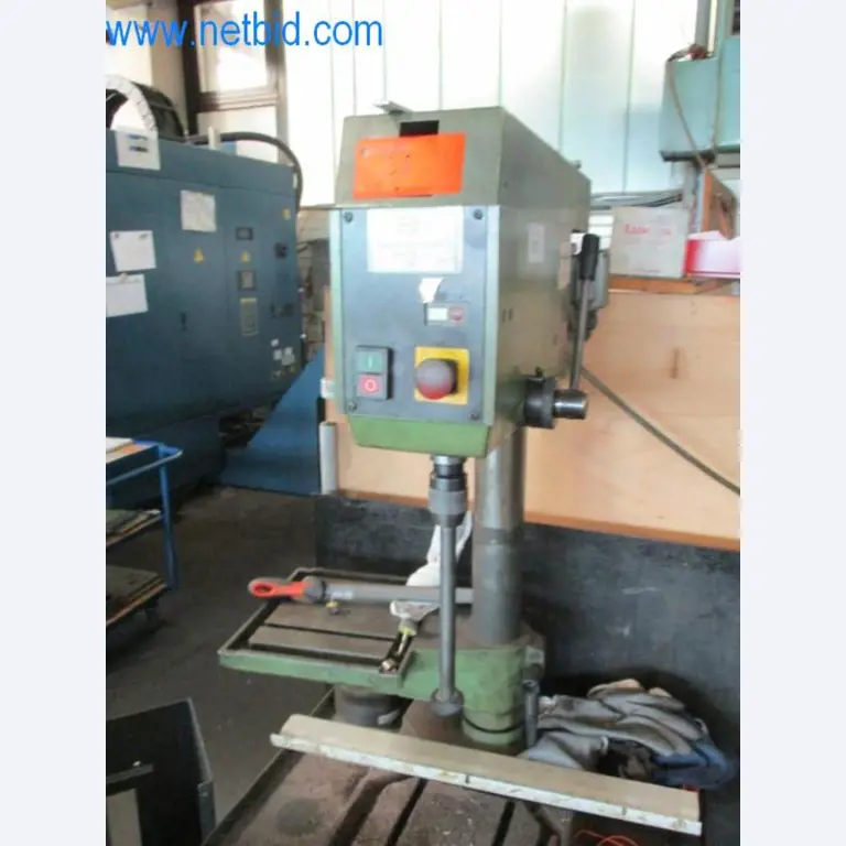 Metallbearbeitungsmaschinen (Maschinen- und Werkzeugbau) sowie Betriebsausstattung-3