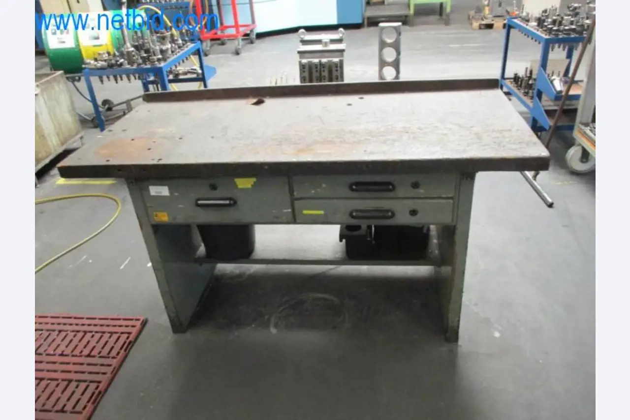 Metallbearbeitungsmaschinen (Maschinen- und Werkzeugbau) sowie Betriebsausstattung-2