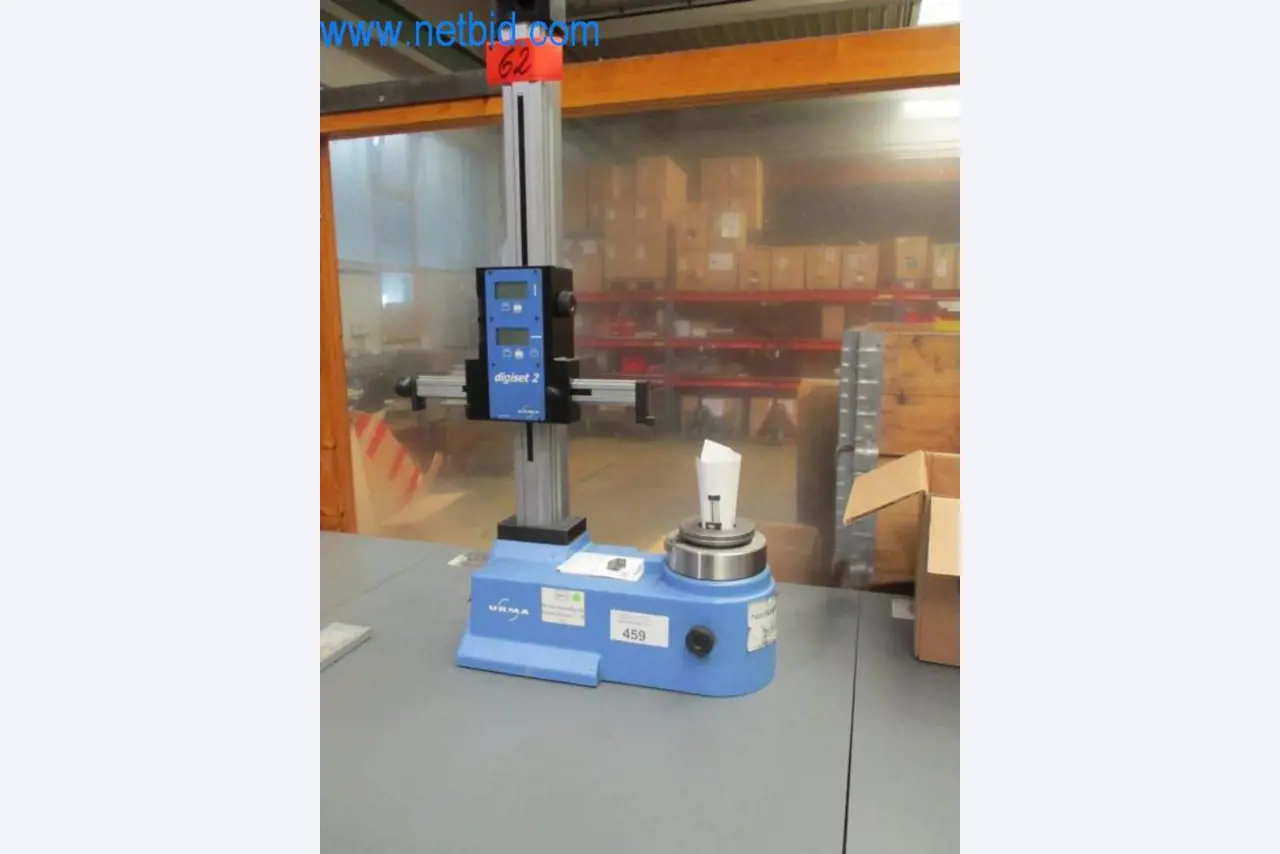 Máquinas para trabalhar metais (construção de máquinas e ferramentas) e equipamento de fábrica-1
