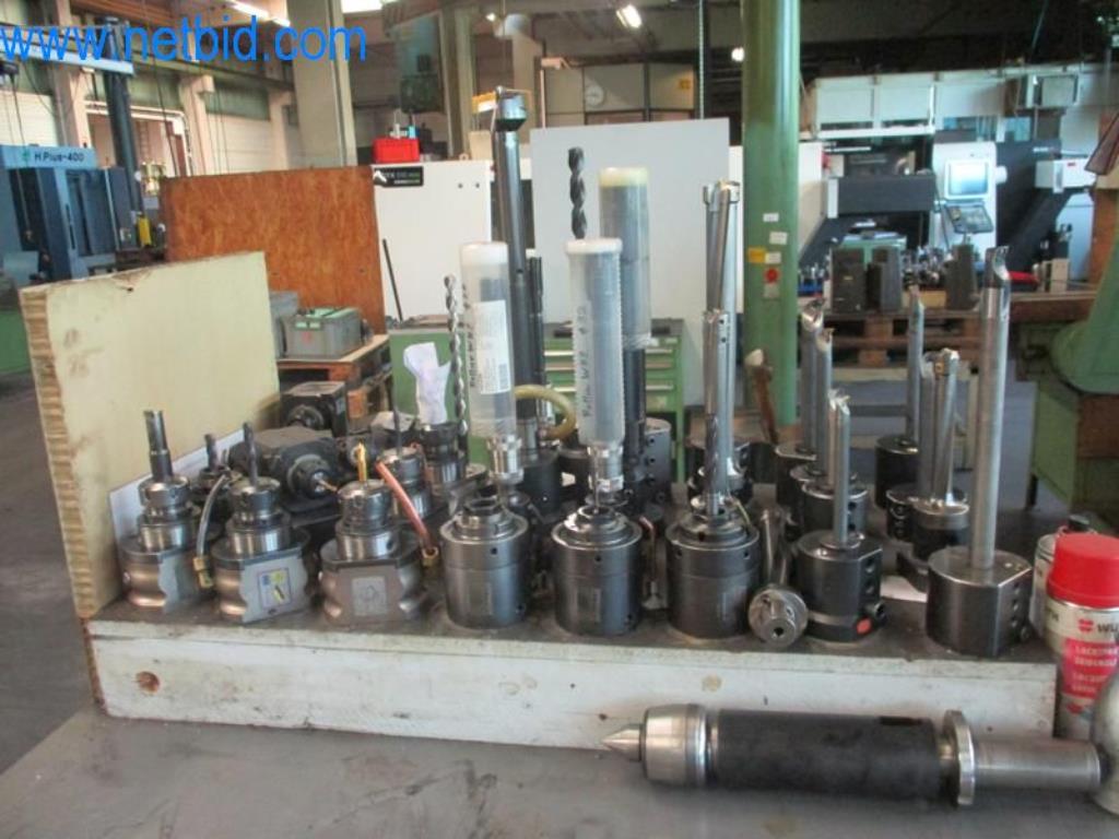 Kovozpracující stroje (výroba strojů a nástrojů) a tovární zařízení-10