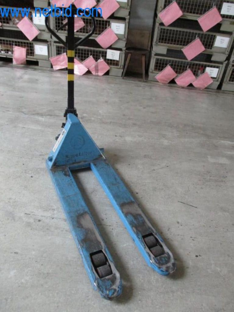 Metallbearbeitungsmaschinen (Maschinen- und Werkzeugbau) sowie Betriebsausstattung-2