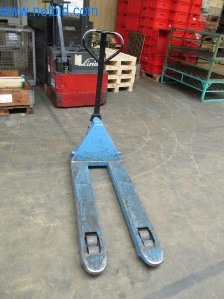 Kovozpracující stroje (výroba strojů a nástrojů) a tovární zařízení-1