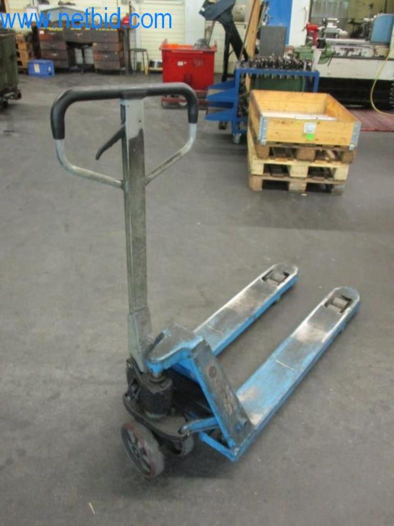 Kovozpracující stroje (výroba strojů a nástrojů) a tovární zařízení-1