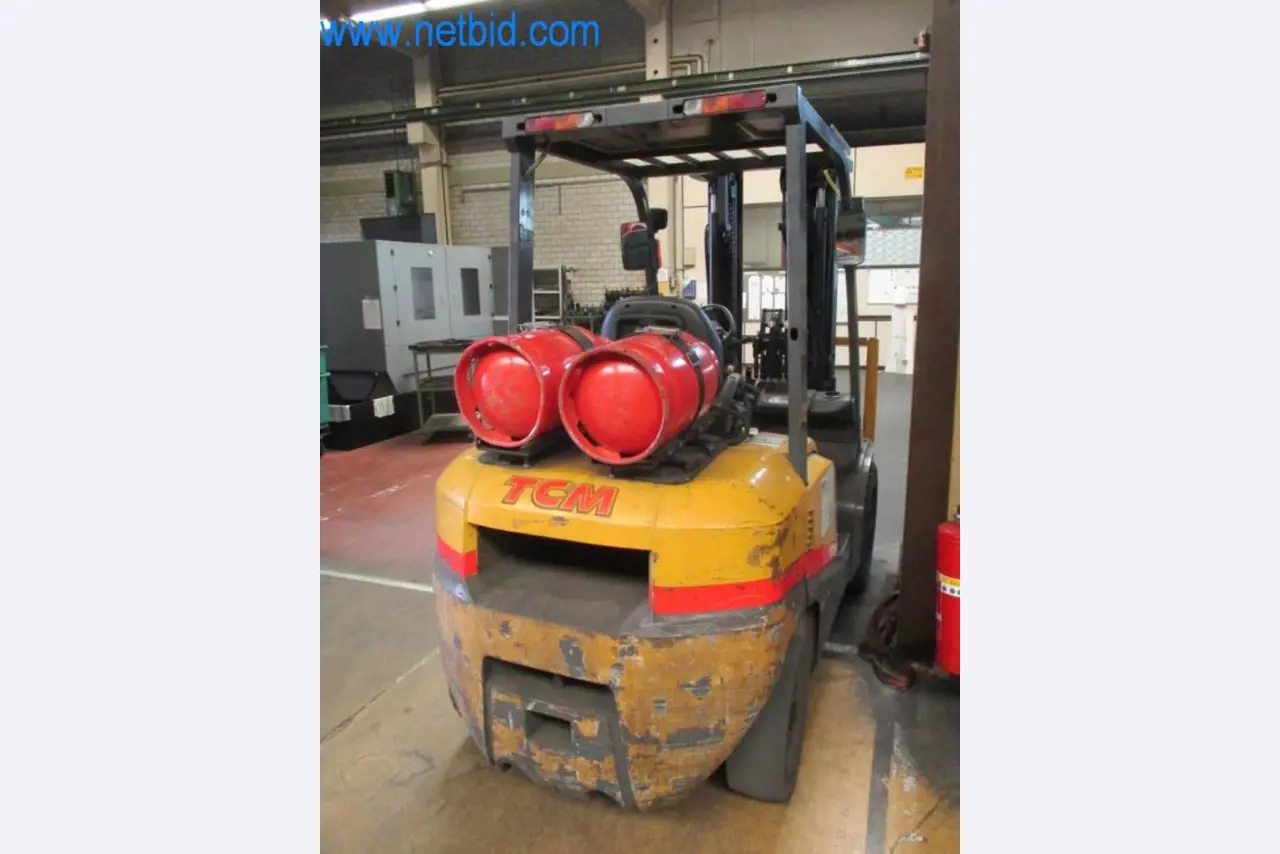 Máquinas para trabalhar metais (construção de máquinas e ferramentas) e equipamento de fábrica-2