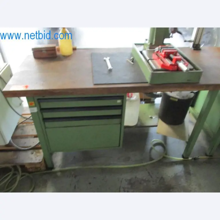 Kovozpracující stroje (výroba strojů a nástrojů) a tovární zařízení-1