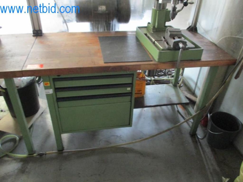 Kovozpracující stroje (výroba strojů a nástrojů) a tovární zařízení-1