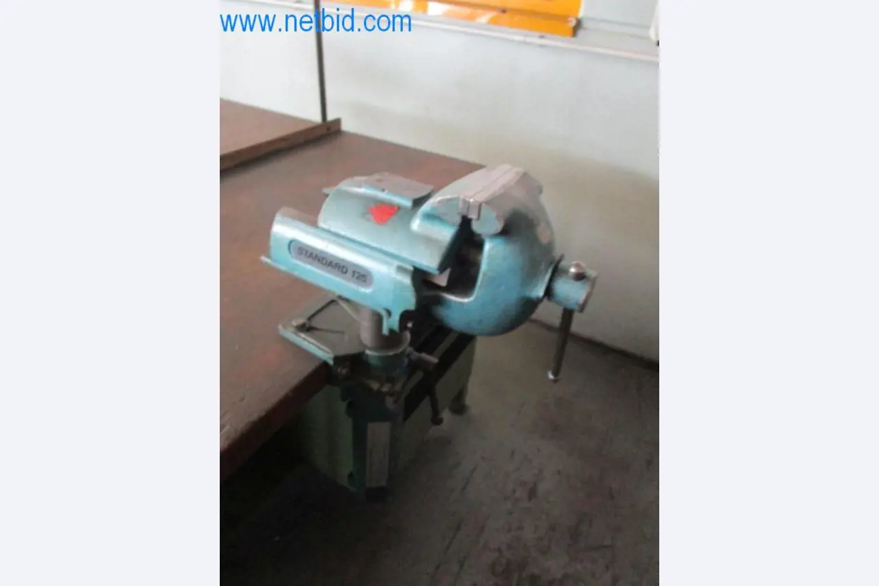 Metallbearbeitungsmaschinen (Maschinen- und Werkzeugbau) sowie Betriebsausstattung-2