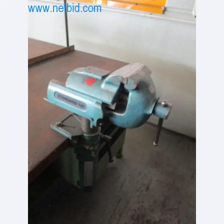 Metallbearbeitungsmaschinen (Maschinen- und Werkzeugbau) sowie Betriebsausstattung-2