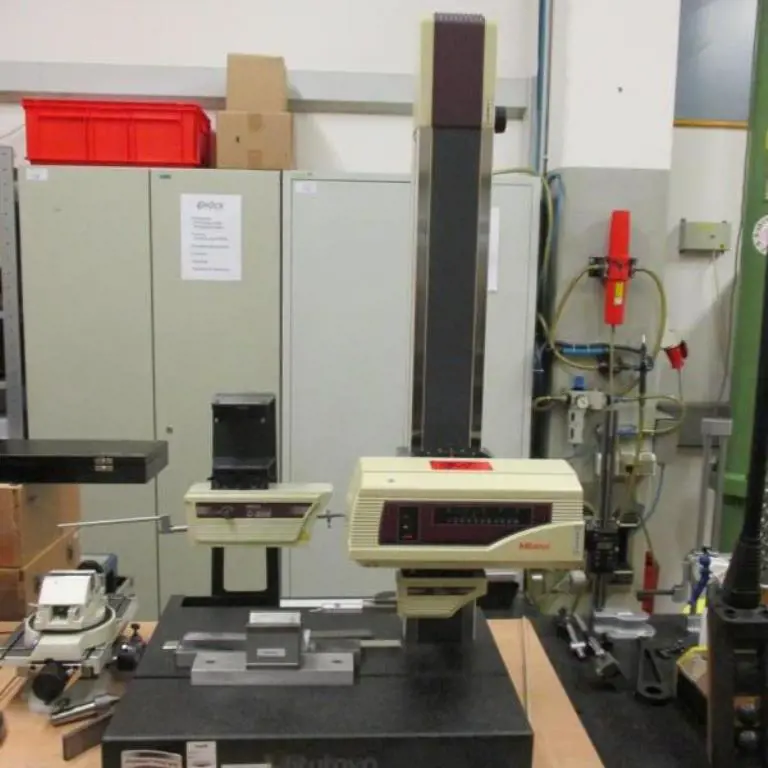 Contour measuring device Mitutoyo SV-C3100