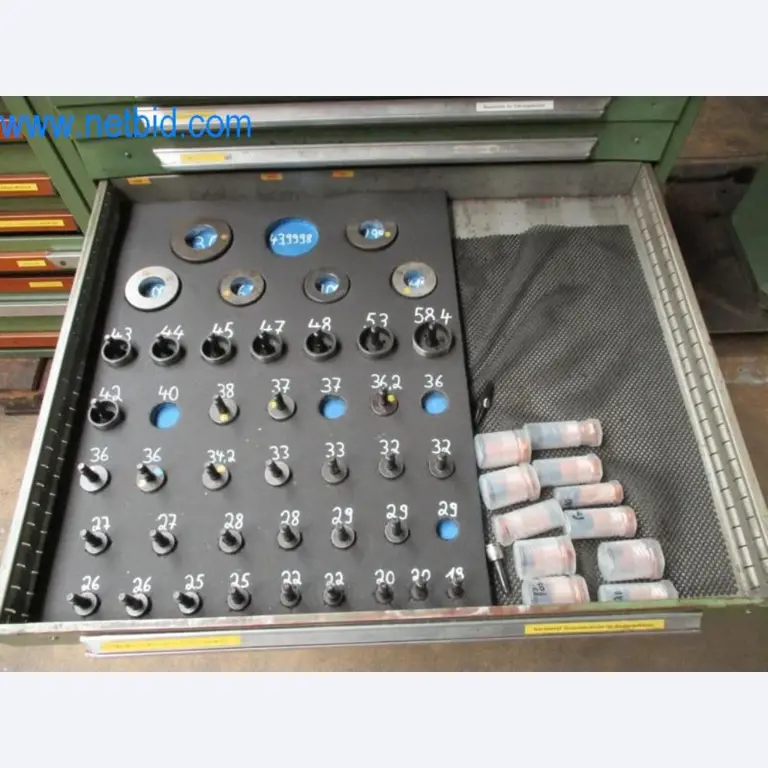 Máquinas para trabalhar metais (construção de máquinas e ferramentas) e equipamento de fábrica-17
