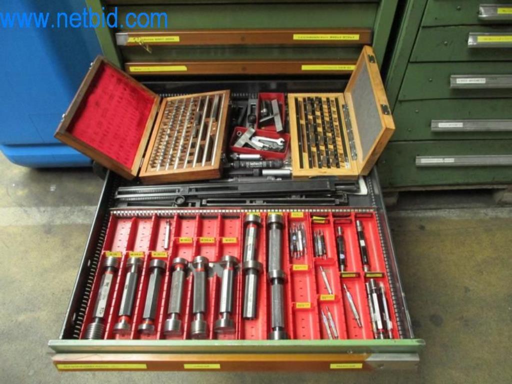 Maszyny do obróbki metalu (budowa maszyn i narzędzi) oraz wyposażenie fabryczne-9