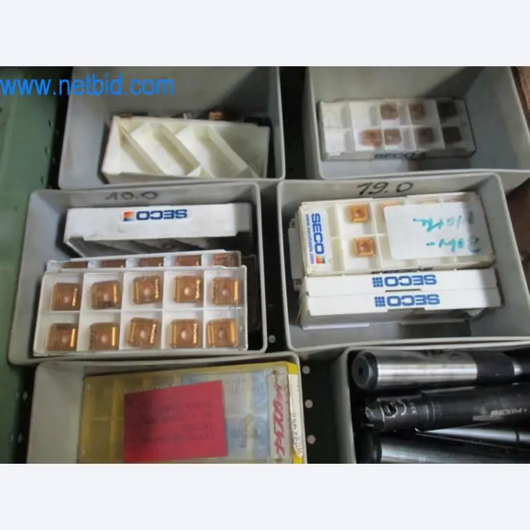 Máquinas para trabalhar metais (construção de máquinas e ferramentas) e equipamento de fábrica-7