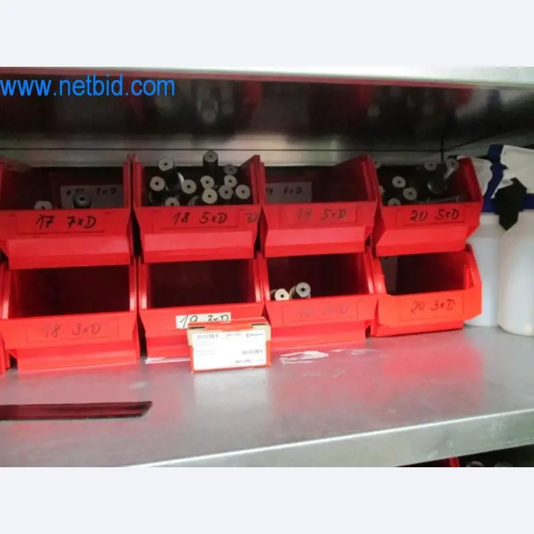 Máquinas para trabalhar metais (construção de máquinas e ferramentas) e equipamento de fábrica-5
