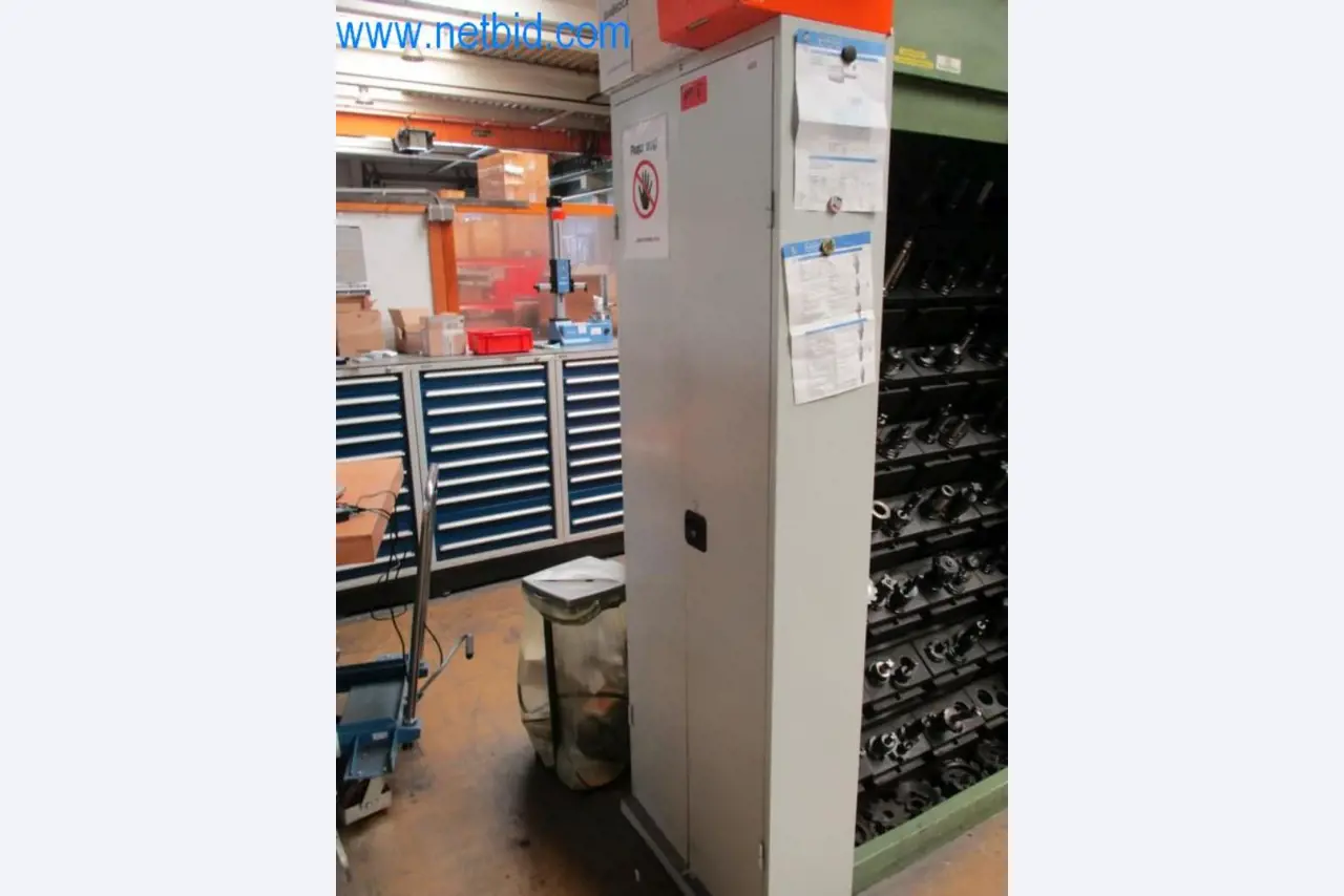 Maquinaria metalúrgica (construcción de máquinas y herramientas) y equipos de fábrica-1