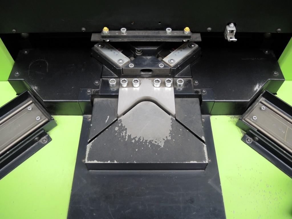 Chapas metálicas e máquinas para trabalhar metais<br><font size="2">Colaboração com Hilco Industrial Acquisitions bv</font><br><img src="/images/hil.png"><br>-10