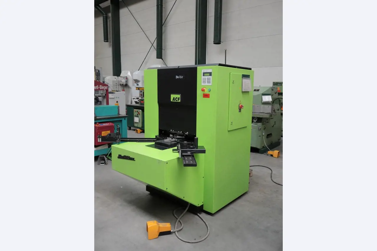 Chapas metálicas e máquinas para trabalhar metais<br><font size="2">Colaboração com Hilco Industrial Acquisitions bv</font><br><img src="/images/hil.png"><br>-1