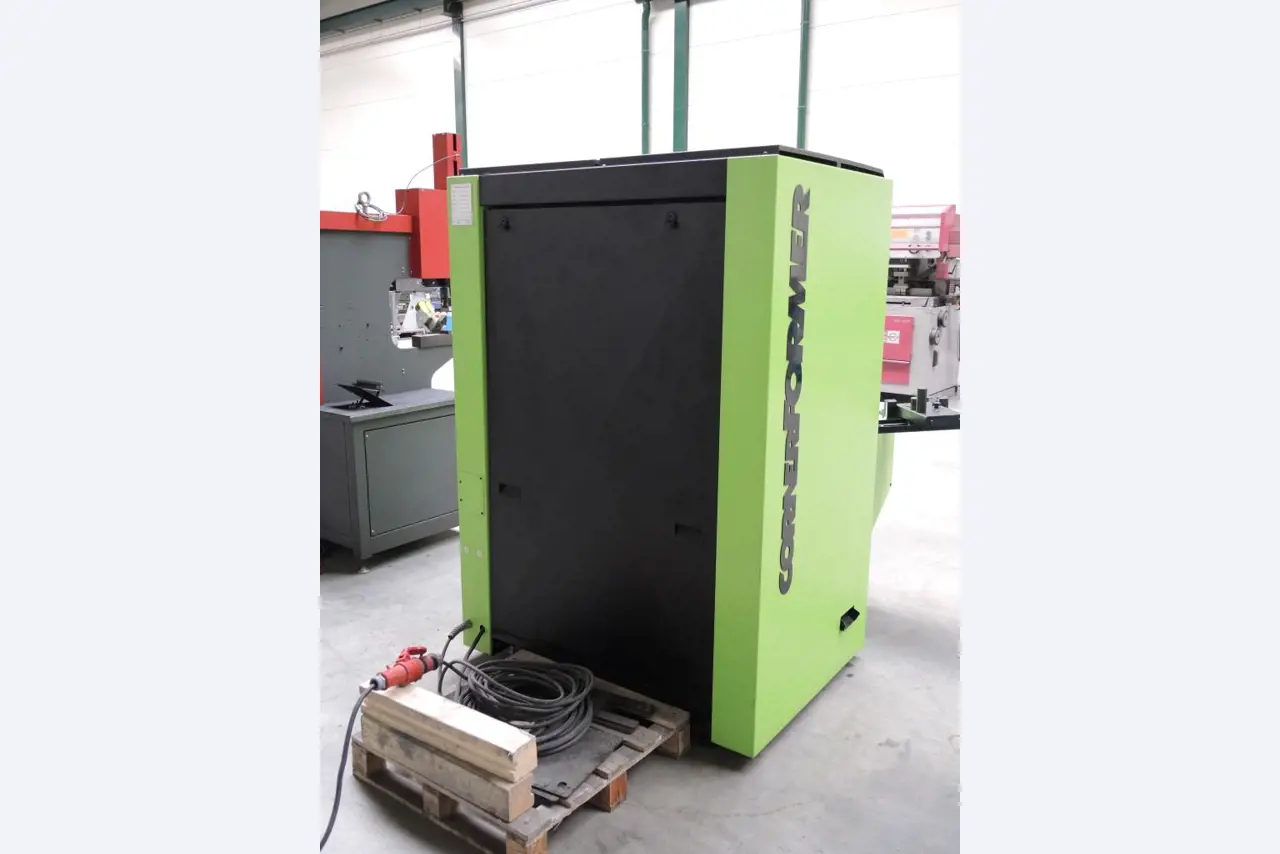 Chapas metálicas e máquinas para trabalhar metais<br><font size="2">Colaboração com Hilco Industrial Acquisitions bv</font><br><img src="/images/hil.png"><br>-5