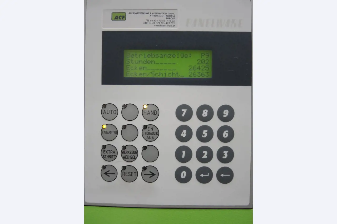 Chapas metálicas e máquinas para trabalhar metais<br><font size="2">Colaboração com Hilco Industrial Acquisitions bv</font><br><img src="/images/hil.png"><br>-6