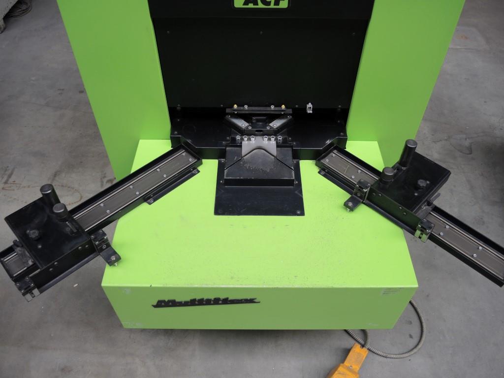 Chapas metálicas e máquinas para trabalhar metais<br><font size="2">Colaboração com Hilco Industrial Acquisitions bv</font><br><img src="/images/hil.png"><br>-9