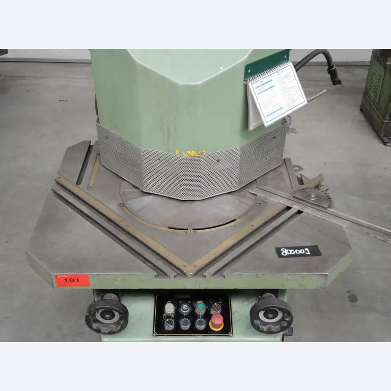 Chapas metálicas e máquinas para trabalhar metais<br><font size="2">Colaboração com Hilco Industrial Acquisitions bv</font><br><img src="/images/hil.png"><br>-5