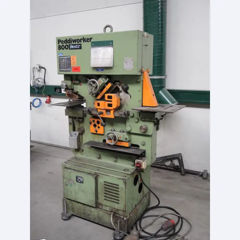 Chapas metálicas e máquinas para trabalhar metais<br><font size="2">Colaboração com Hilco Industrial Acquisitions bv</font><br><img src="/images/hil.png"><br>-3